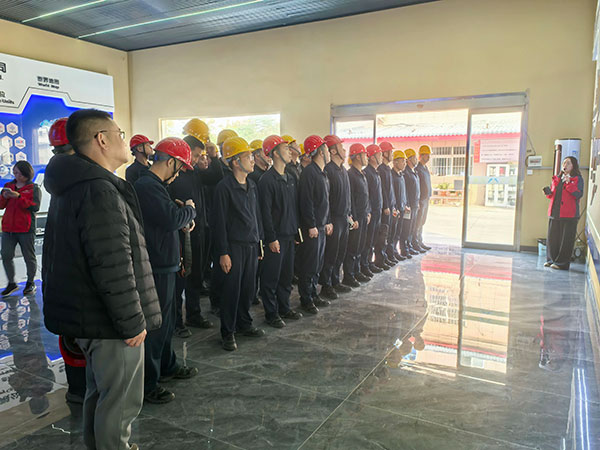 某部建筑施工單位一行走進(jìn)高飛公司